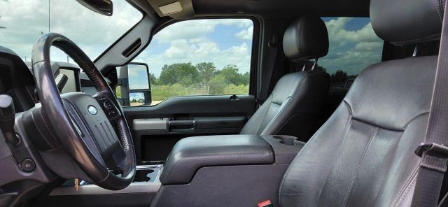 Ford Super Duty F-250 SRW Vehicle Full-screen Gallery Image 16