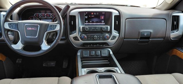 GMC Sierra 1500 Vehicle Full-screen Gallery Image 15