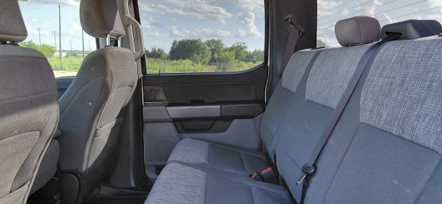 Ford F-150 Vehicle Full-screen Gallery Image 09