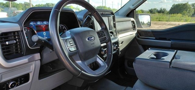 Ford F-150 Vehicle Full-screen Gallery Image 14