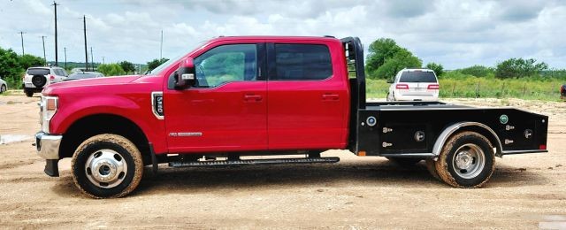 Ford Super Duty F-350 DRW Vehicle Full-screen Gallery Image 02