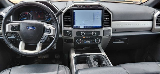 Ford Super Duty F-350 DRW Vehicle Full-screen Gallery Image 11