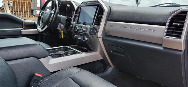 Ford Super Duty F-350 DRW Vehicle Full-screen Gallery Image 14