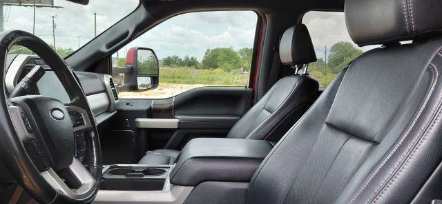 Ford Super Duty F-350 DRW Vehicle Full-screen Gallery Image 15