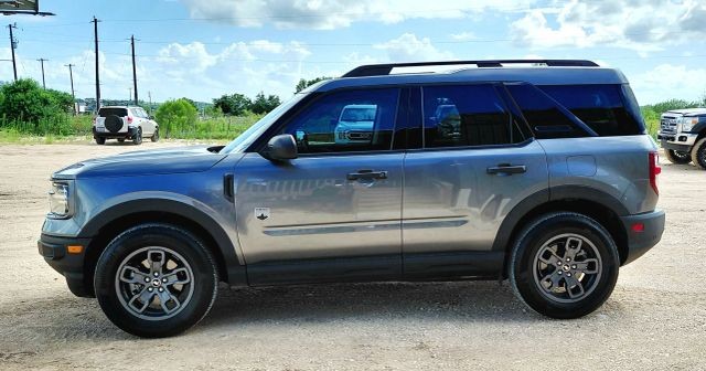 Ford Bronco Sport Vehicle Full-screen Gallery Image 02