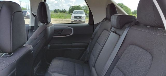 Ford Bronco Sport Vehicle Full-screen Gallery Image 09