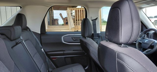 Ford Bronco Sport Vehicle Full-screen Gallery Image 11