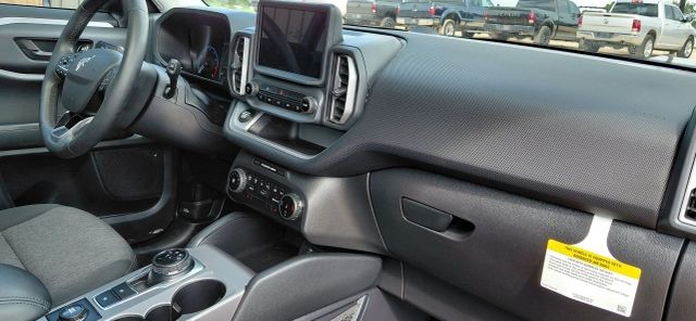 Ford Bronco Sport Vehicle Full-screen Gallery Image 15