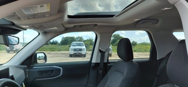 Ford Bronco Sport Vehicle Full-screen Gallery Image 17