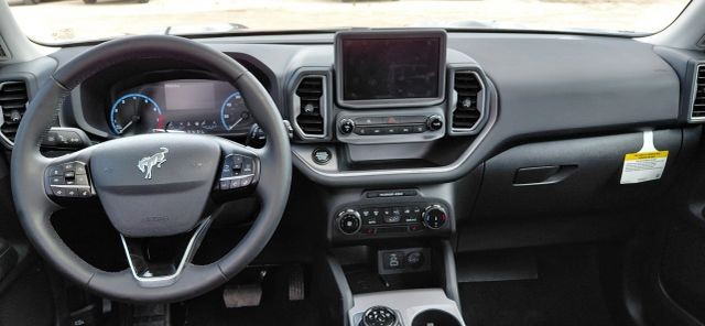 Ford Bronco Sport Vehicle Full-screen Gallery Image 19
