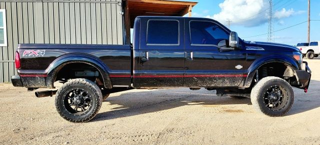 Ford Super Duty F-250 SRW Vehicle Full-screen Gallery Image 05