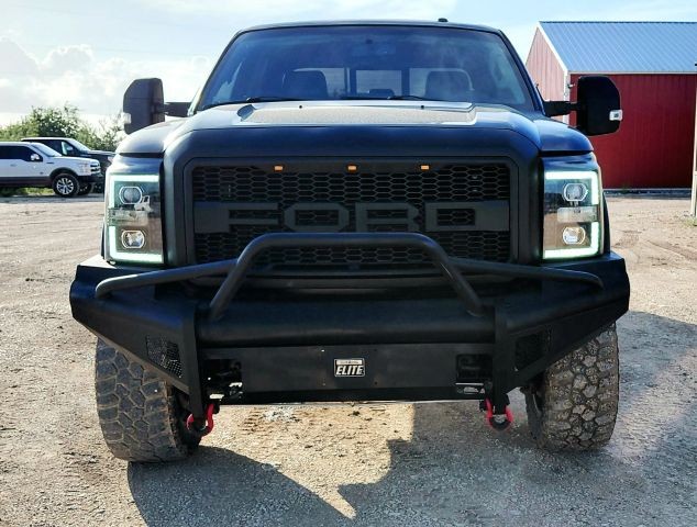 Ford Super Duty F-250 SRW Vehicle Full-screen Gallery Image 07