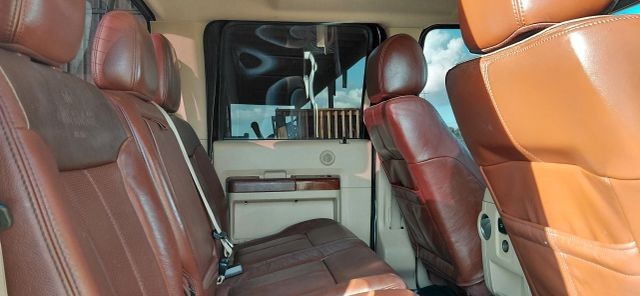 Ford Super Duty F-250 SRW Vehicle Full-screen Gallery Image 10