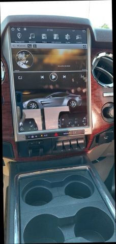 Ford Super Duty F-250 SRW Vehicle Full-screen Gallery Image 18