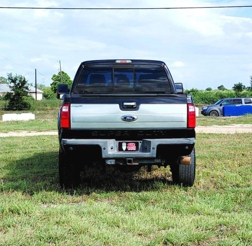 Ford Super Duty F-250 SRW Vehicle Full-screen Gallery Image 04