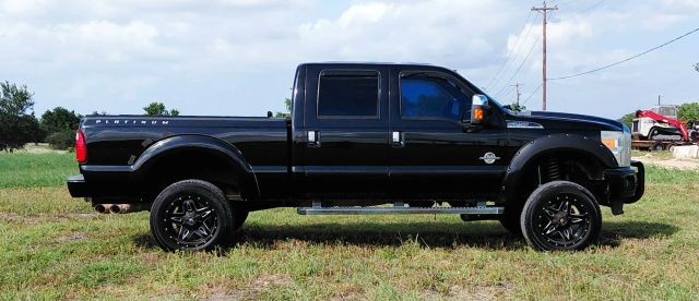 Ford Super Duty F-250 SRW Vehicle Full-screen Gallery Image 06