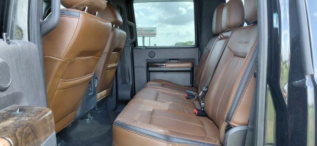 Ford Super Duty F-250 SRW Vehicle Full-screen Gallery Image 09