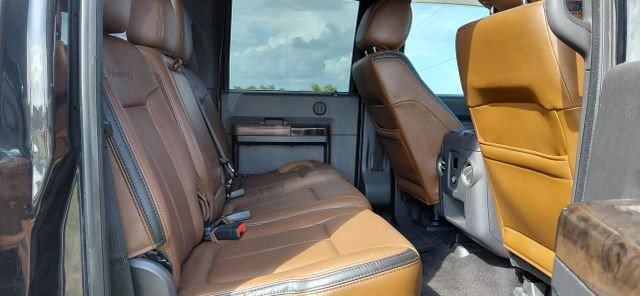 Ford Super Duty F-250 SRW Vehicle Full-screen Gallery Image 10