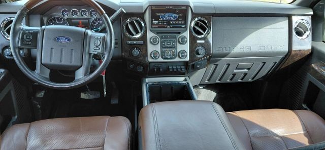 Ford Super Duty F-250 SRW Vehicle Full-screen Gallery Image 13