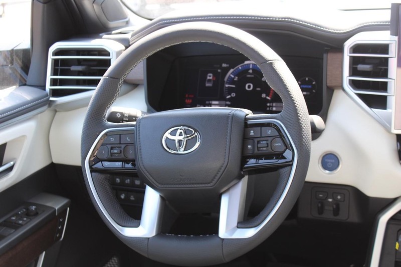 Toyota Tundra 4WD Hybrid Vehicle Image 7