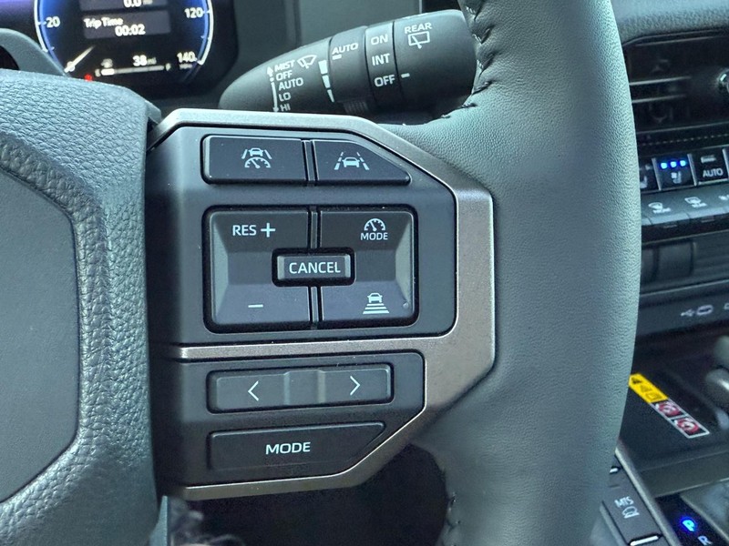 Toyota Land Cruiser Vehicle Image 18