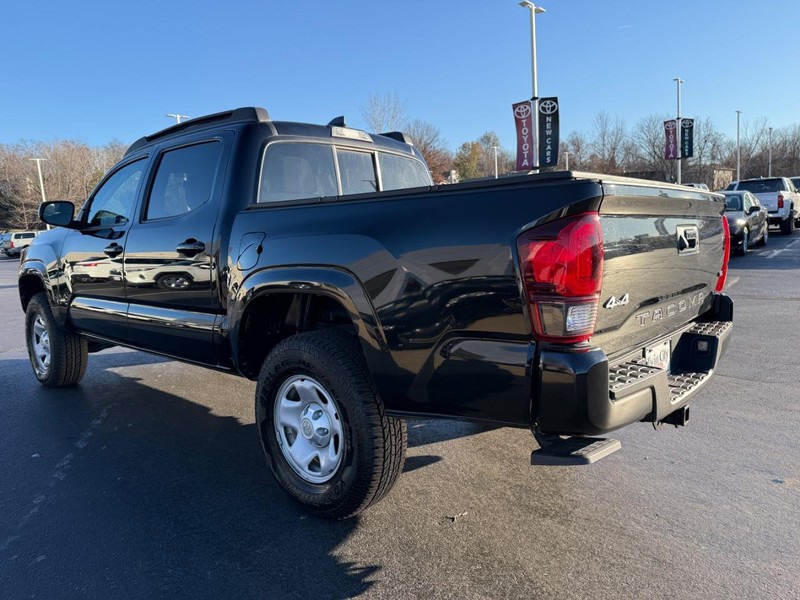 Toyota Tacoma 4WD Vehicle Image 6