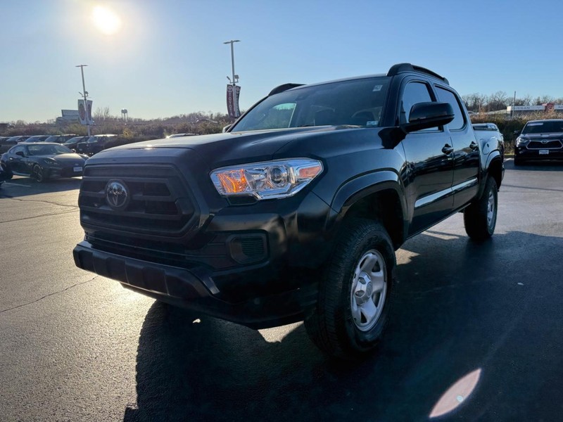 Toyota Tacoma 4WD Vehicle Image 8