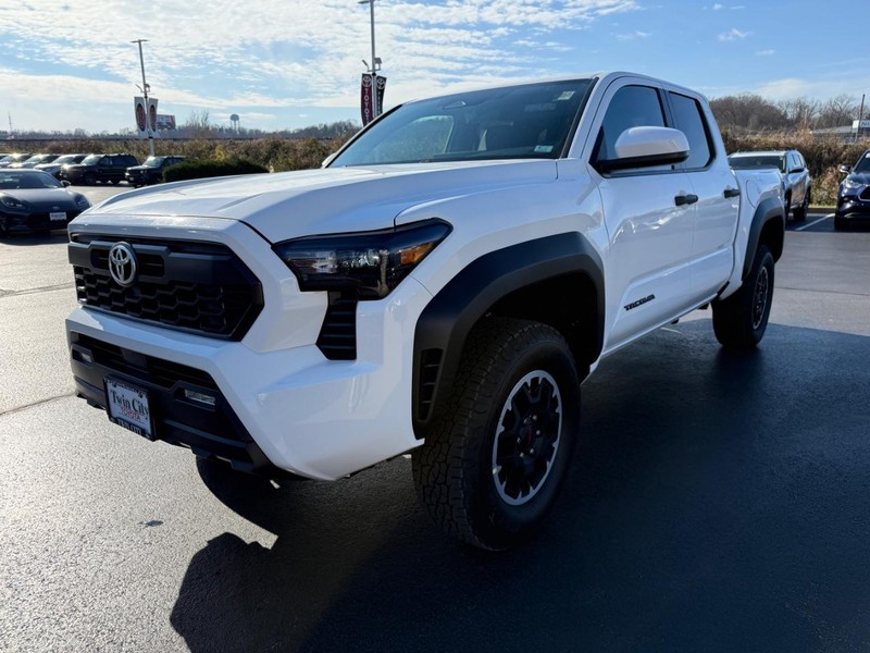 Toyota Tacoma 4WD Vehicle Image 9