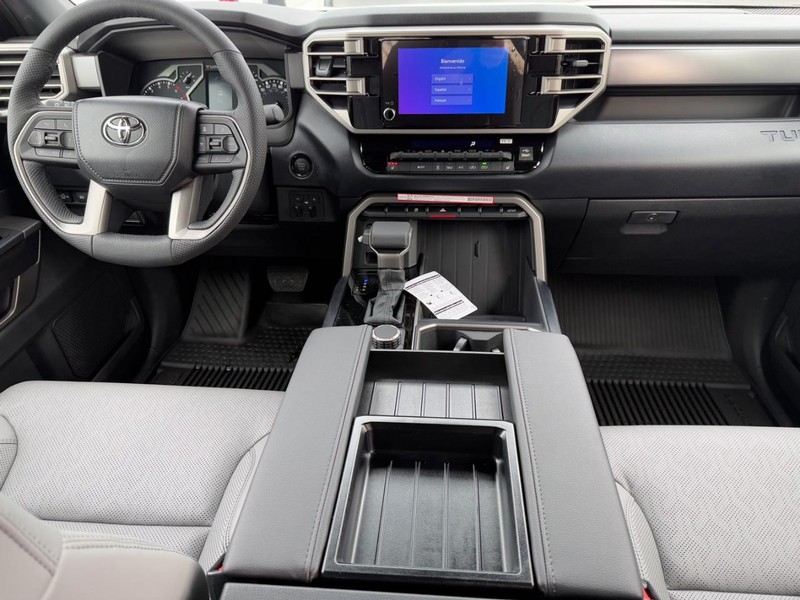 Toyota Tundra 4WD Vehicle Image 7