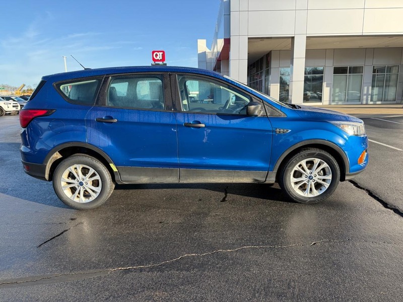 Ford Escape Vehicle Image 2