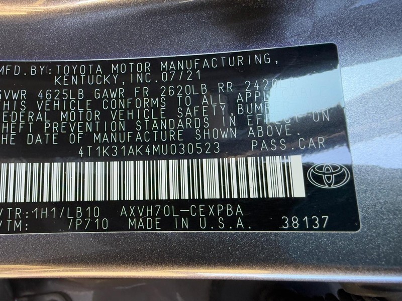 Toyota Camry Hybrid Vehicle Image 24