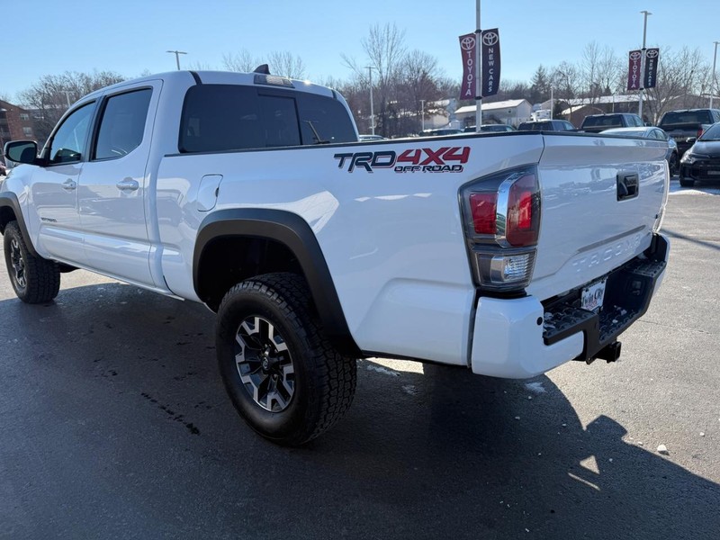 Toyota Tacoma 4WD Vehicle Image 7