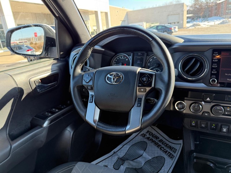 Toyota Tacoma 4WD Vehicle Image 14