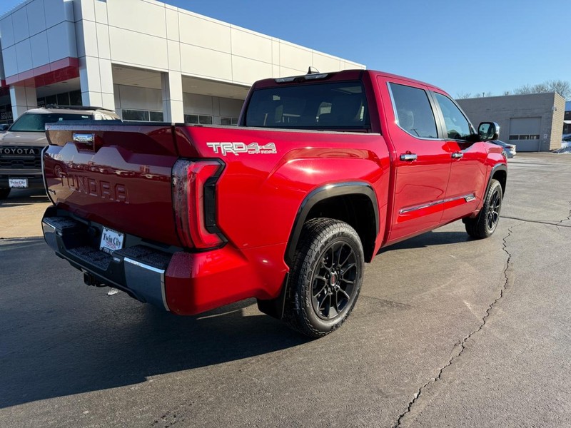 Toyota Tundra 4WD Vehicle Image 3