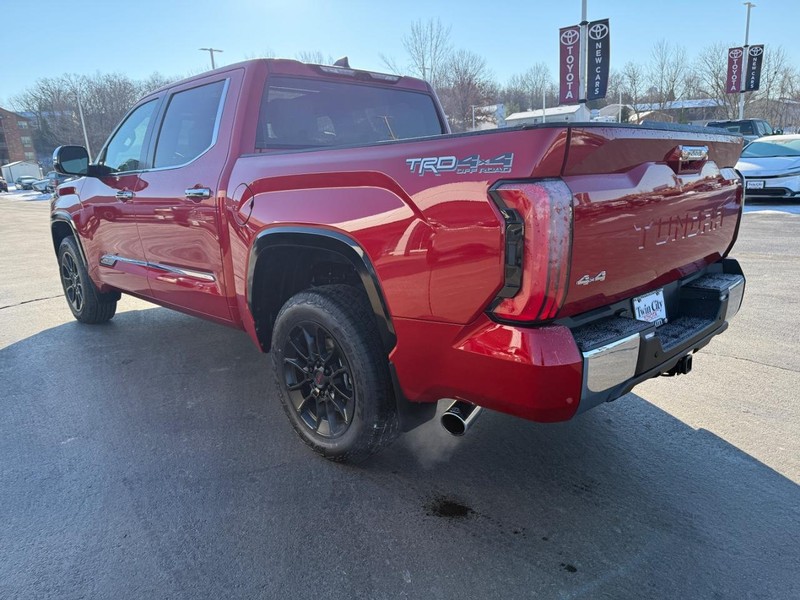 Toyota Tundra 4WD Vehicle Image 5