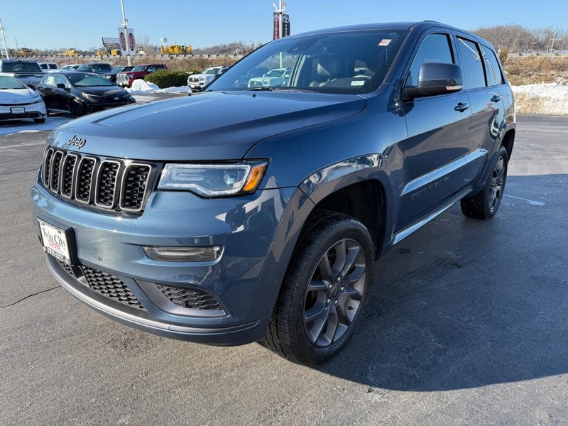 Jeep Grand Cherokee Vehicle Image 8