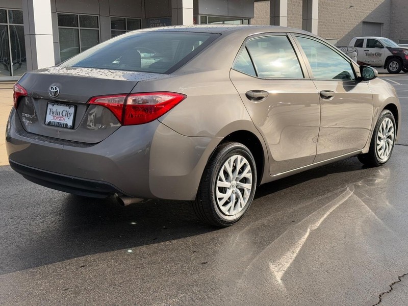 Toyota Corolla Vehicle Image 3