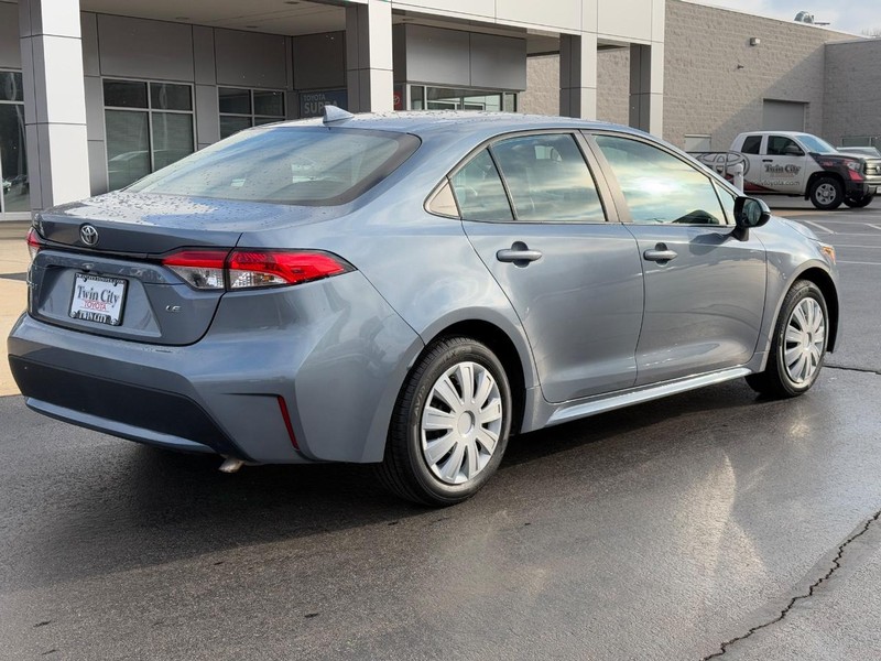 Toyota Corolla Vehicle Image 3