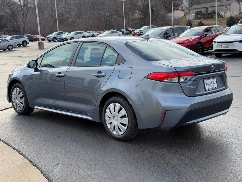 Toyota Corolla Vehicle Image 6