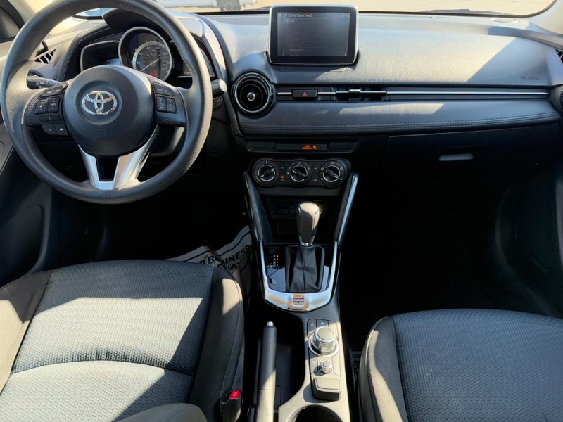 Toyota Yaris iA Vehicle Image 11