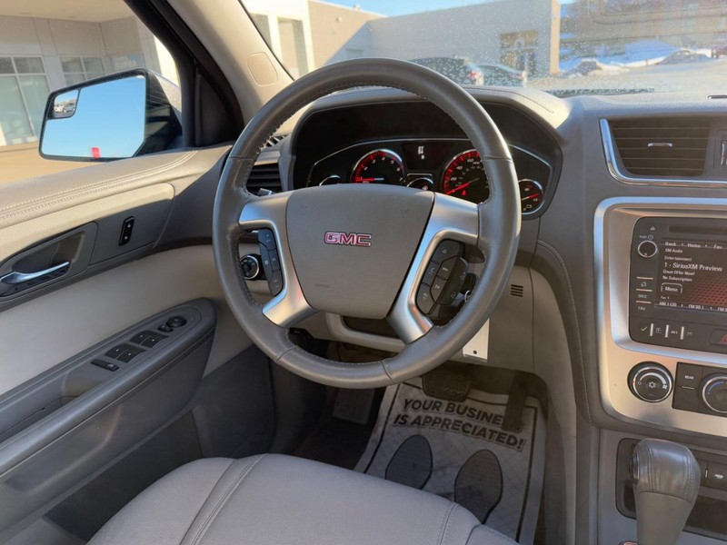 GMC Acadia Vehicle Image 13