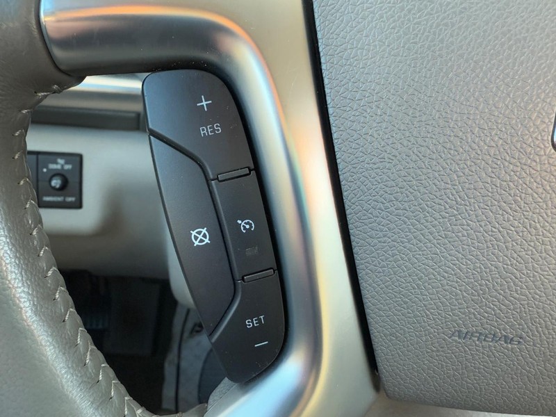 GMC Acadia Vehicle Image 18