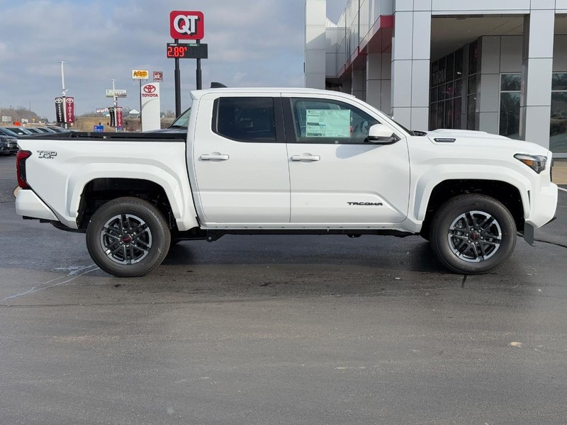 Toyota Tacoma 4WD Hybrid Vehicle Image 2