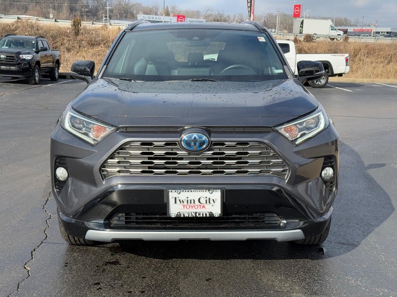 Toyota RAV4 Hybrid Vehicle Image 9