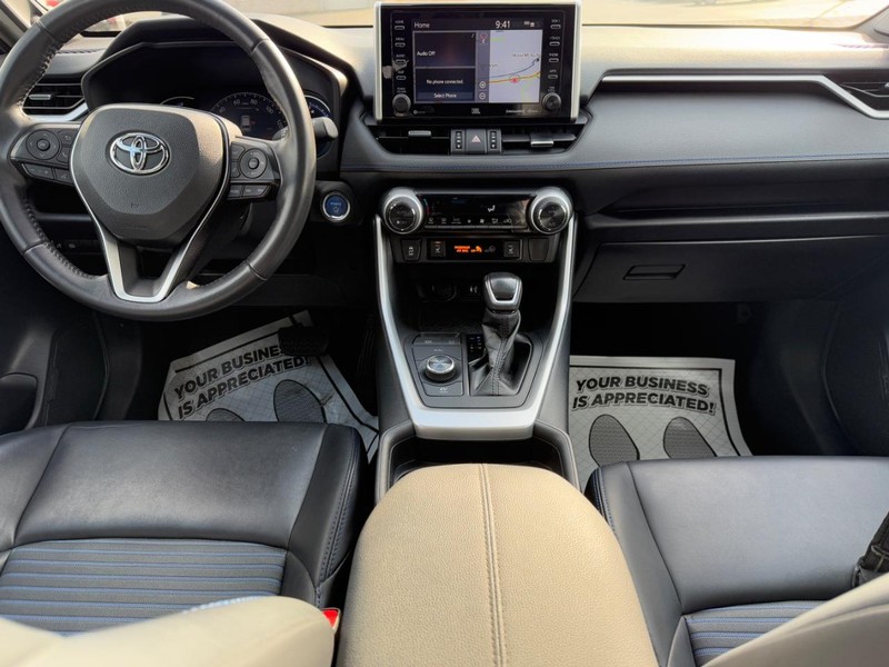 Toyota RAV4 Hybrid Vehicle Image 11