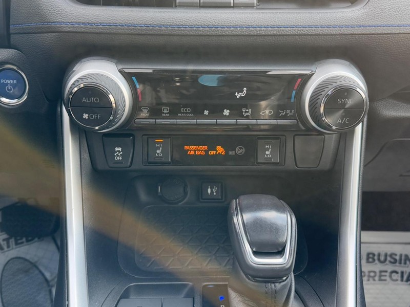 Toyota RAV4 Hybrid Vehicle Image 14