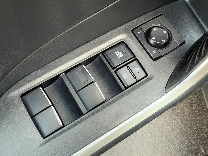 Toyota RAV4 Hybrid Vehicle Image 15