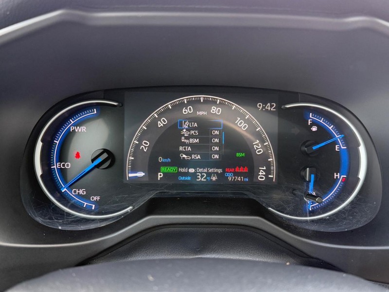 Toyota RAV4 Hybrid Vehicle Image 19