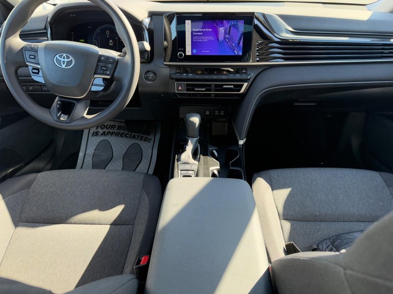 Toyota Camry Vehicle Image 11