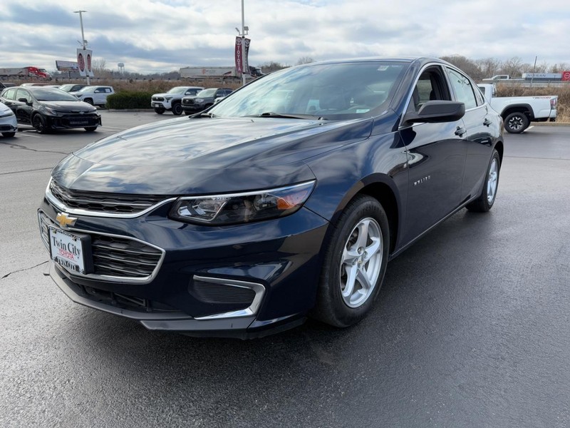 Chevrolet Malibu Vehicle Image 11